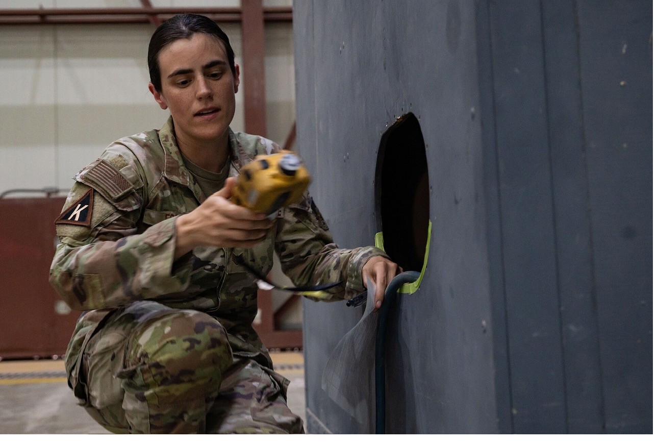 Air monitoring at confined space opening